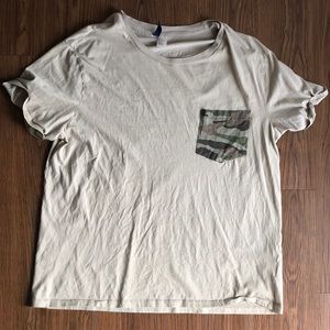 Pocket T-shirt